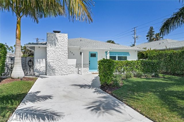 795 94th AVE N, Naples, FL 34108