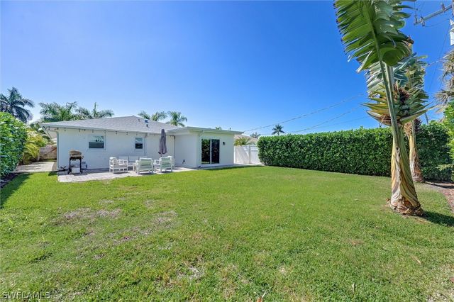 795 94th AVE N, Naples, FL 34108