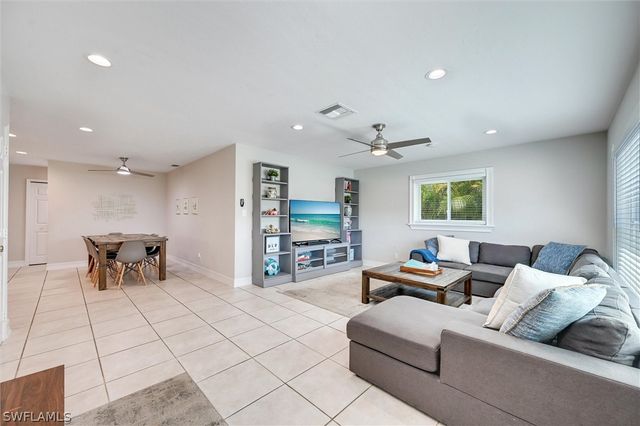 795 94th AVE N, Naples, FL 34108