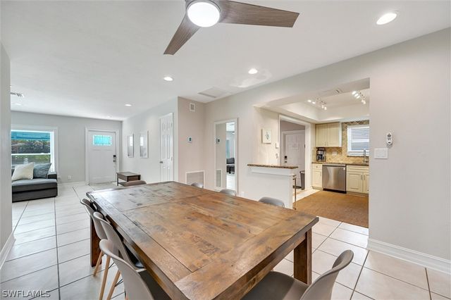 795 94th AVE N, Naples, FL 34108