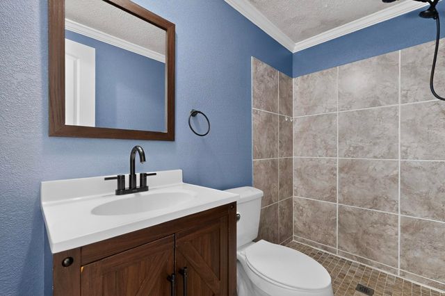 819 Hoss Road, Sanger, TX 76266