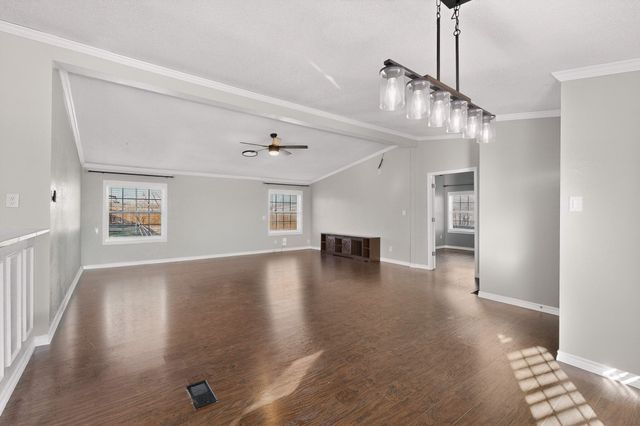 819 Hoss Road, Sanger, TX 76266