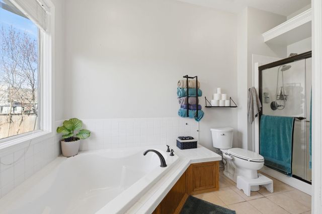 1410 Northpointe Ct, Andover, KS 67002