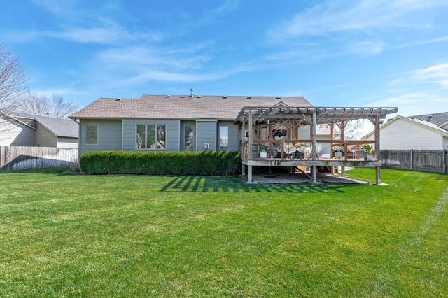 1410 Northpointe Ct, Andover, KS 67002