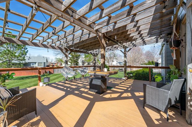 1410 Northpointe Ct, Andover, KS 67002