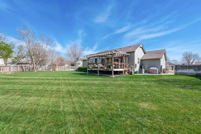 1410 Northpointe Ct, Andover, KS 67002