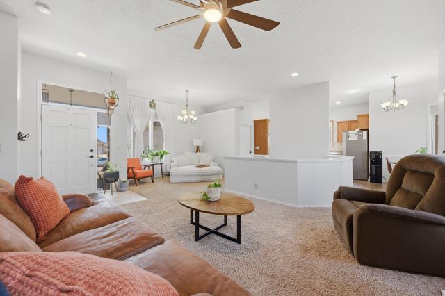 1410 Northpointe Ct, Andover, KS 67002