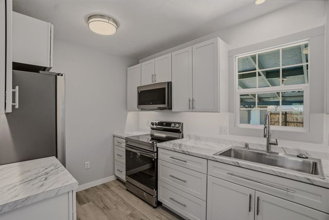 6208 N Whitehouse St, Spokane, WA 99205