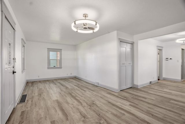 6208 N Whitehouse St, Spokane, WA 99205