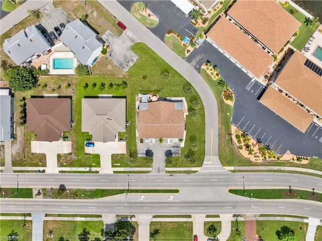 4353 Country Club BLVD B, Cape Coral, FL 33904