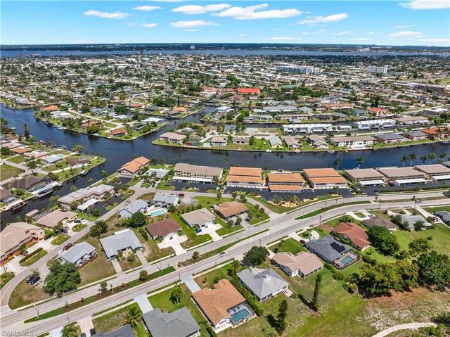 4353 Country Club BLVD B, Cape Coral, FL 33904