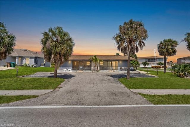 4353 Country Club BLVD B, Cape Coral, FL 33904