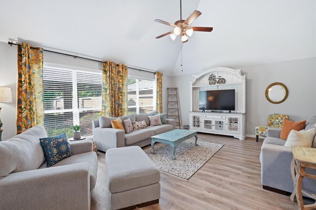 915 Misty Cliff, Dickinson, TX 77539