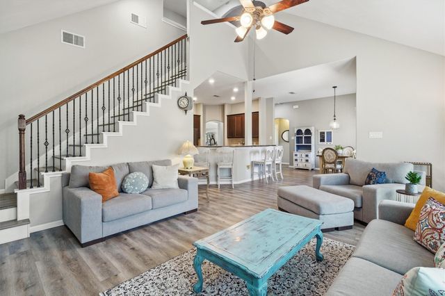 915 Misty Cliff, Dickinson, TX 77539