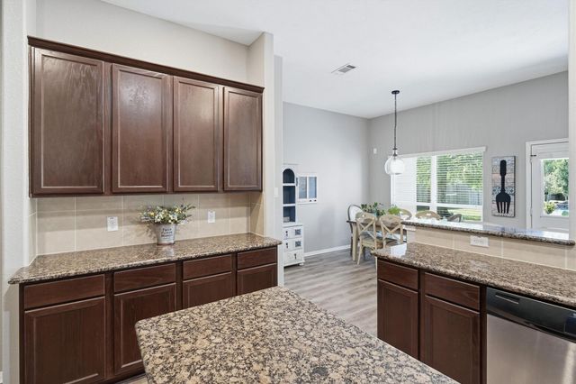 915 Misty Cliff, Dickinson, TX 77539