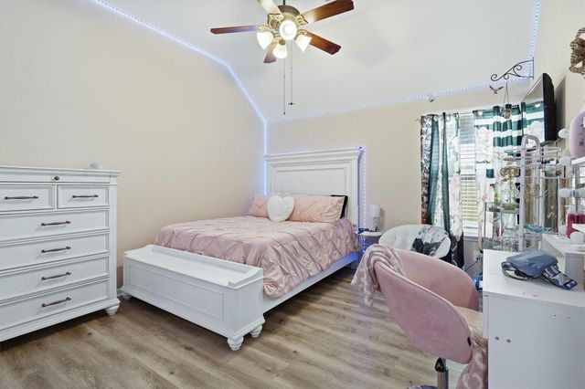 915 Misty Cliff, Dickinson, TX 77539