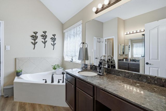915 Misty Cliff, Dickinson, TX 77539