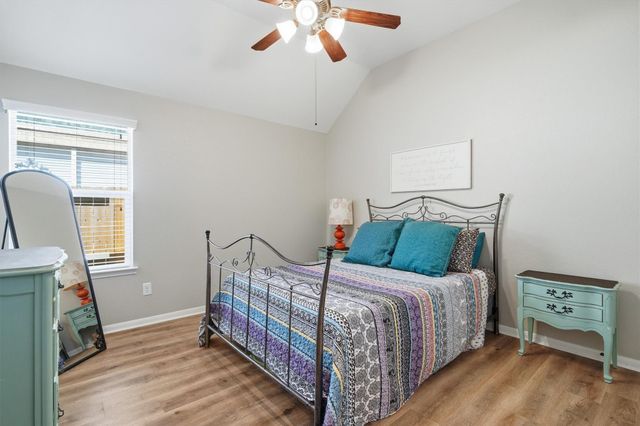 915 Misty Cliff, Dickinson, TX 77539