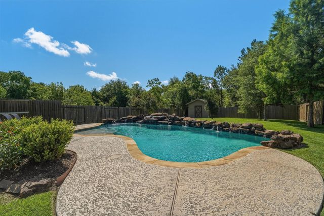 915 Misty Cliff, Dickinson, TX 77539