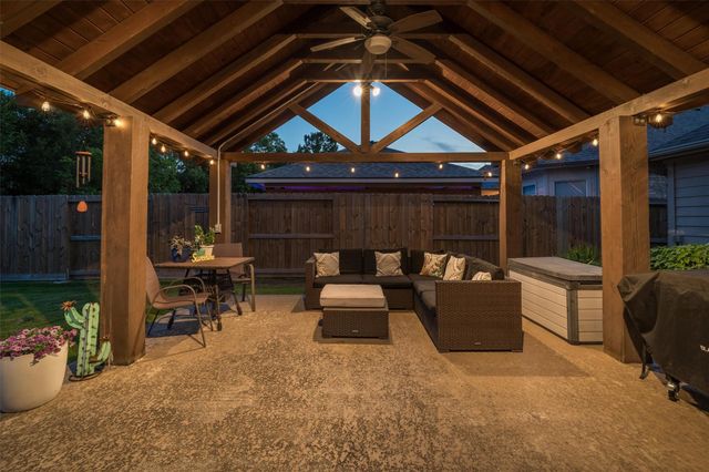 915 Misty Cliff, Dickinson, TX 77539