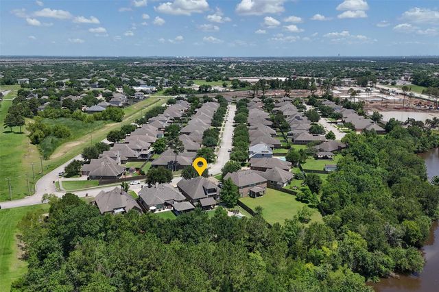 915 Misty Cliff, Dickinson, TX 77539