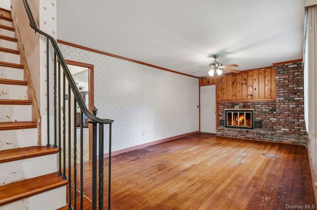 62 Woodhull Place, Northport, NY 11768