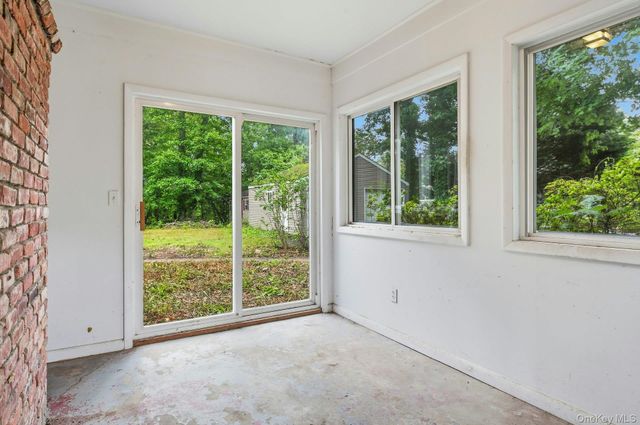 62 Woodhull Place, Northport, NY 11768