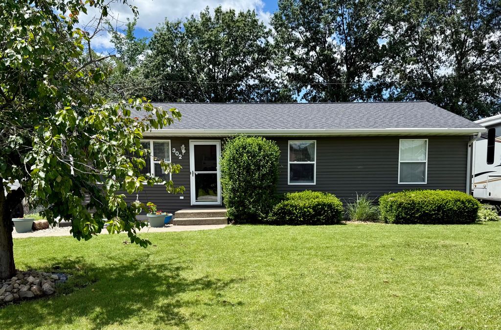 302 S Harrison Street, Hebron, IN 46341