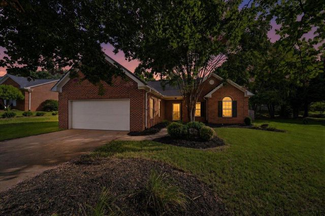 529 Fox Hurst Court, Moore, SC 29369