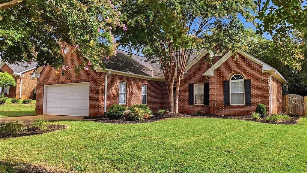 529 Fox Hurst Court, Moore, SC 29369