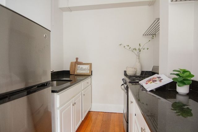 16 Chauncy St 10, Cambridge, MA 02138
