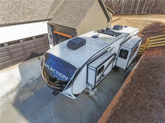 4070 Silverstone Drive, Braselton, GA 30517