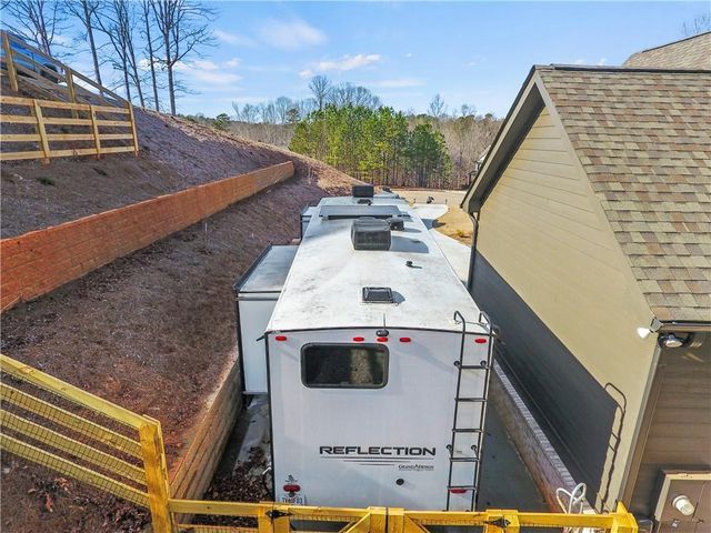 4070 Silverstone Drive, Braselton, GA 30517