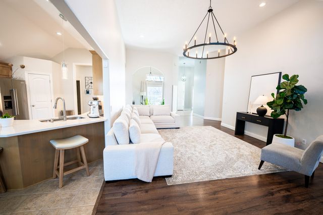 925 E Weldon Drive, Nixa, MO 65714