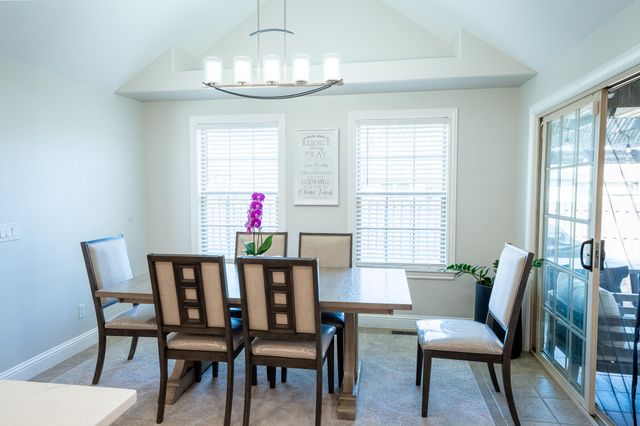 925 E Weldon Drive, Nixa, MO 65714