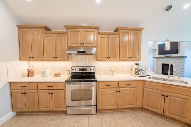 925 E Weldon Drive, Nixa, MO 65714