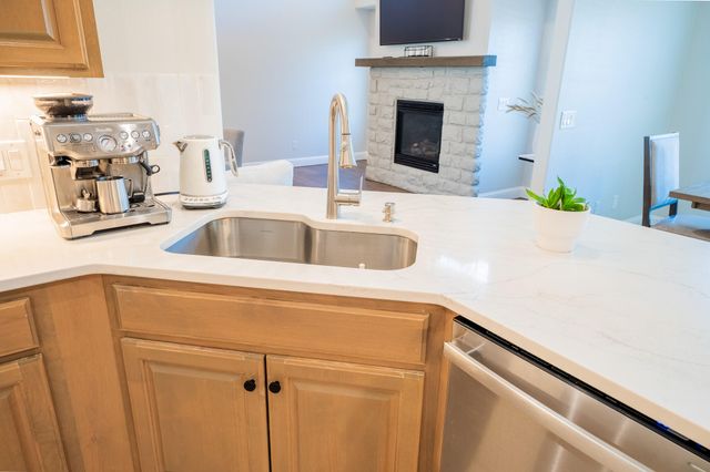 925 E Weldon Drive, Nixa, MO 65714