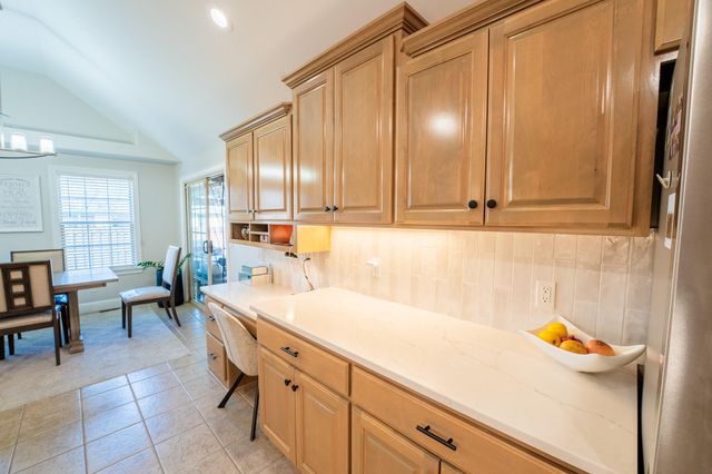 925 E Weldon Drive, Nixa, MO 65714