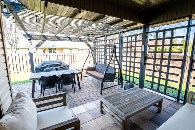 925 E Weldon Drive, Nixa, MO 65714