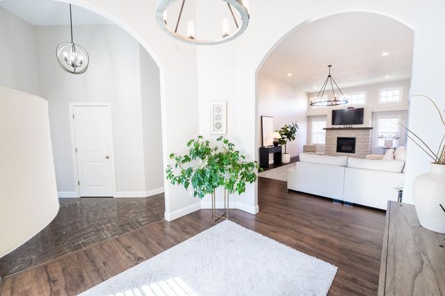 925 E Weldon Drive, Nixa, MO 65714