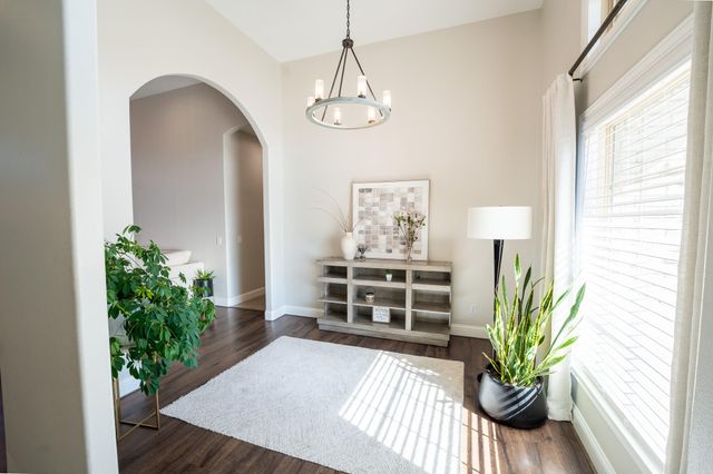 925 E Weldon Drive, Nixa, MO 65714