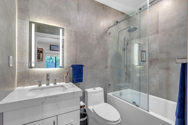 6235 Alton Rd, Miami Beach, FL 33140