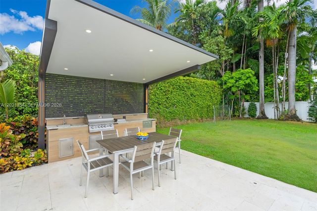 6235 Alton Rd, Miami Beach, FL 33140