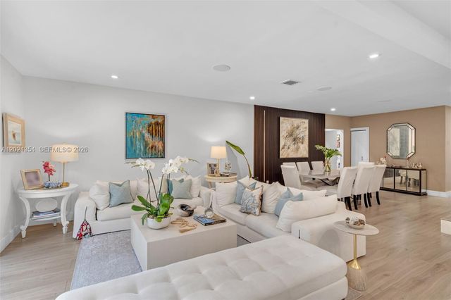 6235 Alton Rd, Miami Beach, FL 33140