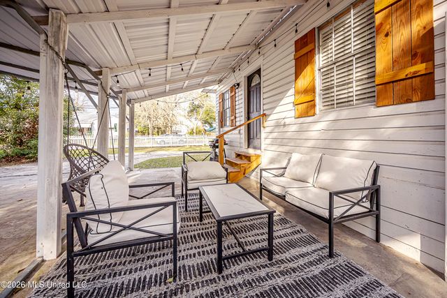 206 Crawford Street, Biloxi, MS 39530