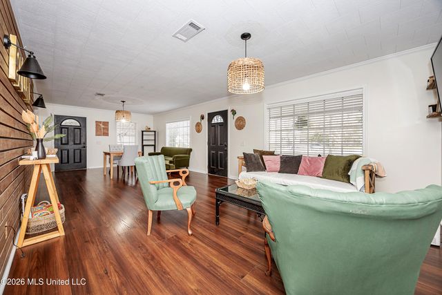 206 Crawford Street, Biloxi, MS 39530