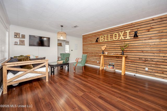 206 Crawford Street, Biloxi, MS 39530