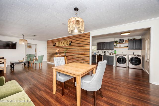 206 Crawford Street, Biloxi, MS 39530