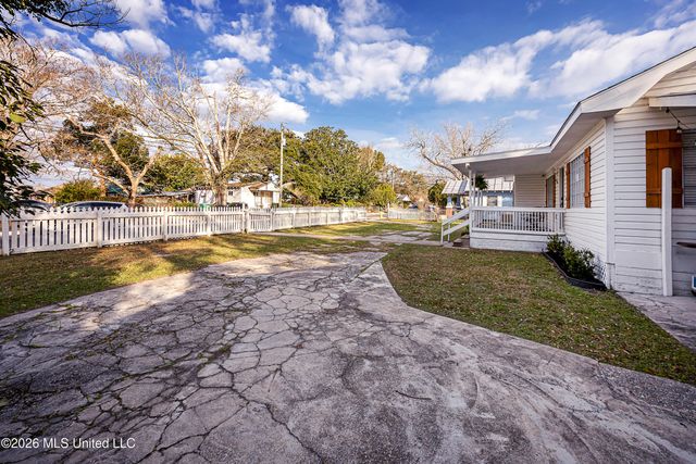 206 Crawford Street, Biloxi, MS 39530