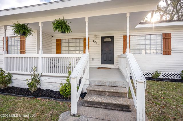 206 Crawford Street, Biloxi, MS 39530